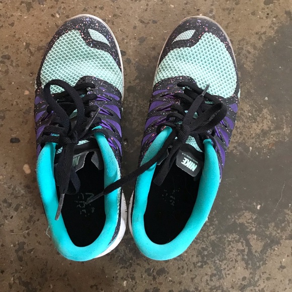 NIKES sold to @rikki_evans - Picture 2 of 8